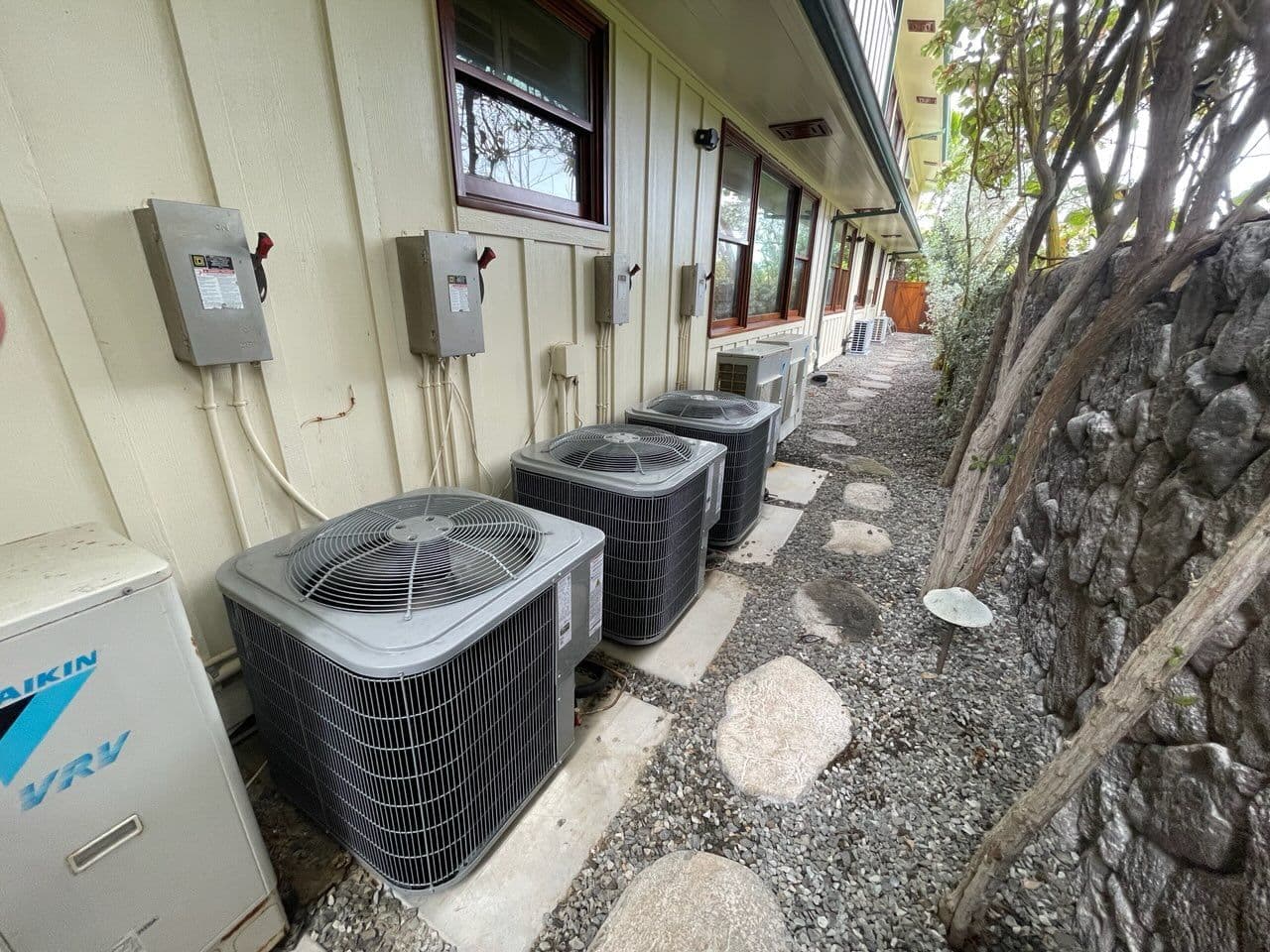 Central Air Conditioning Setup for Maximum Comfort image